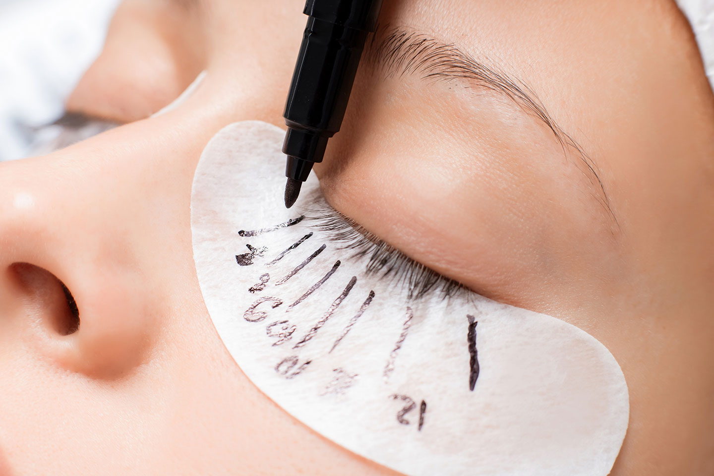 Ilustrasi Lash Artist Profesional