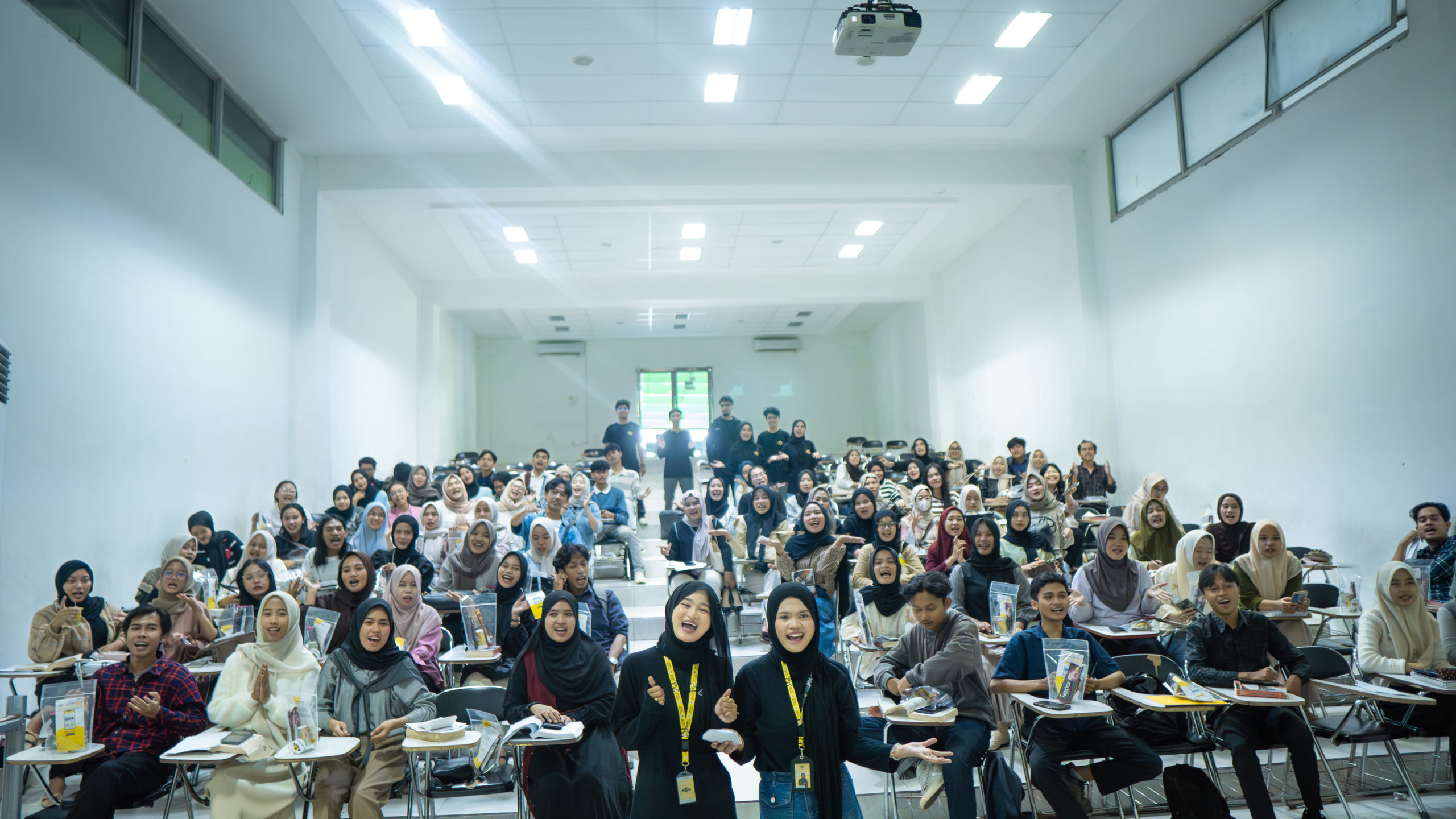 Marketplace Jasa Digital LakuKan Gaet Dukungan Mahasiswa Universitas Malahayati Lampung dan UMKM di ICESH 2025