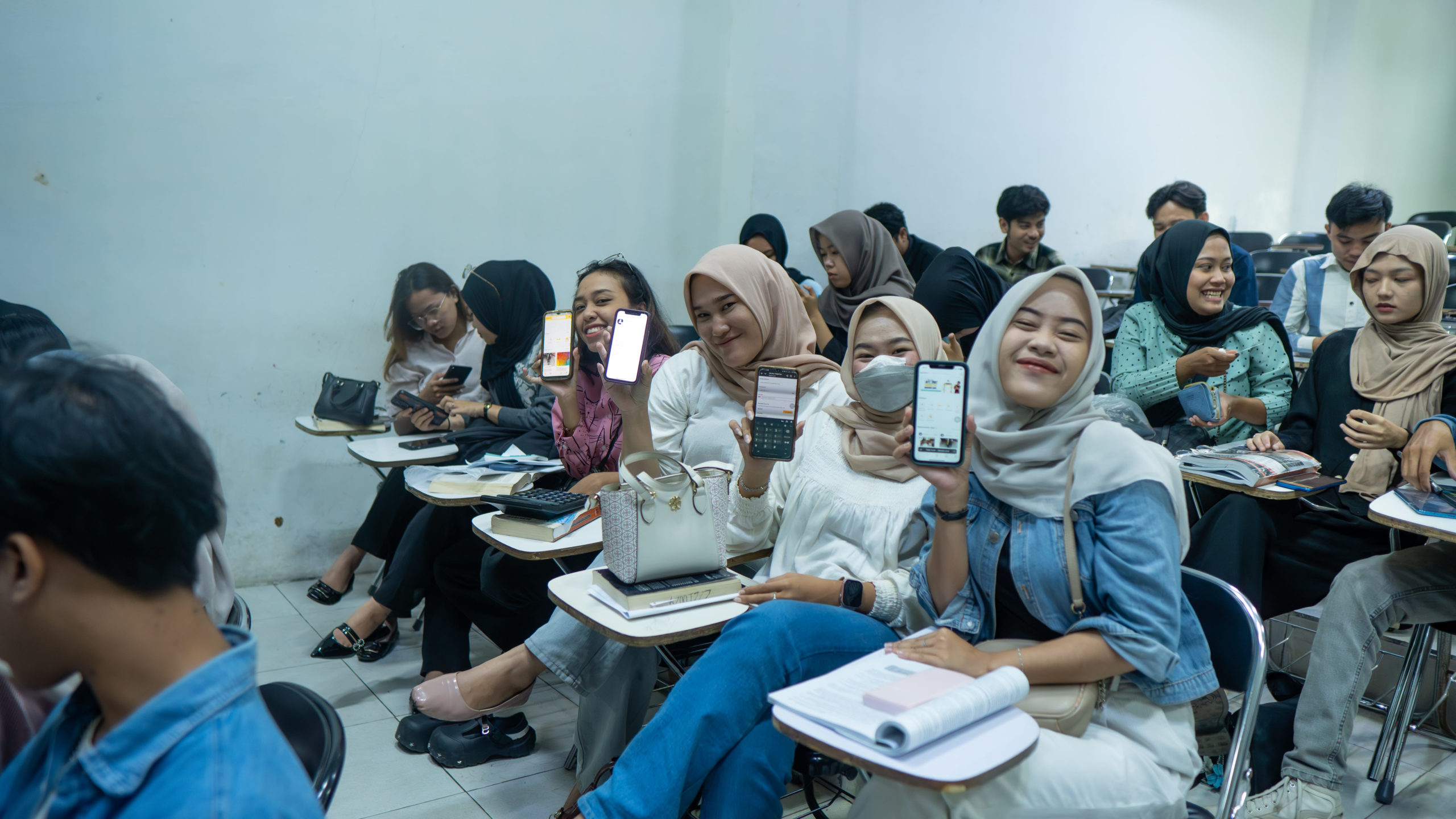 Promo voucher diskon 50% untuk pengguna baru LakuKan di ICESH 2025